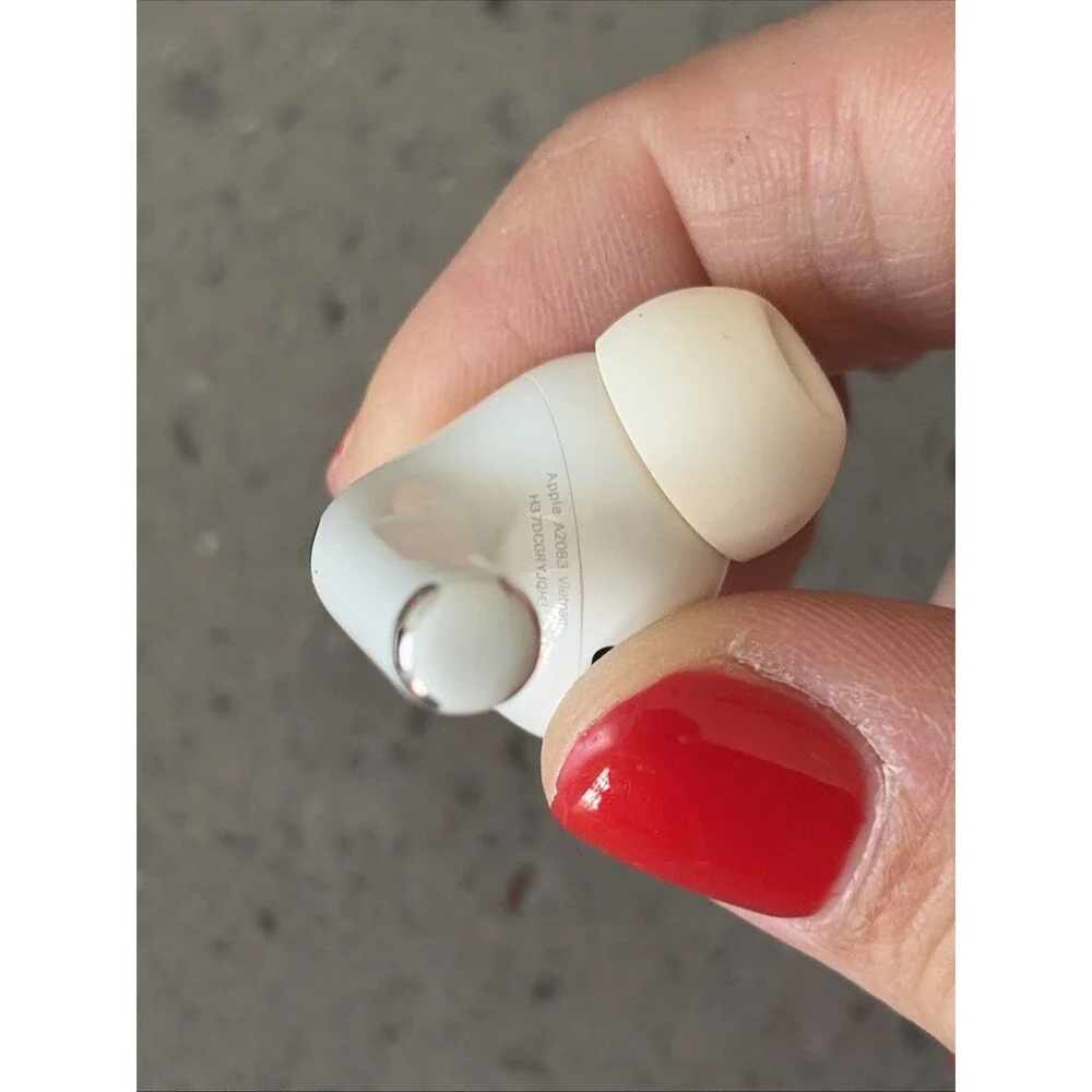 Apple AirPods Pro 1st Gen A2083 Right Earbud tested works